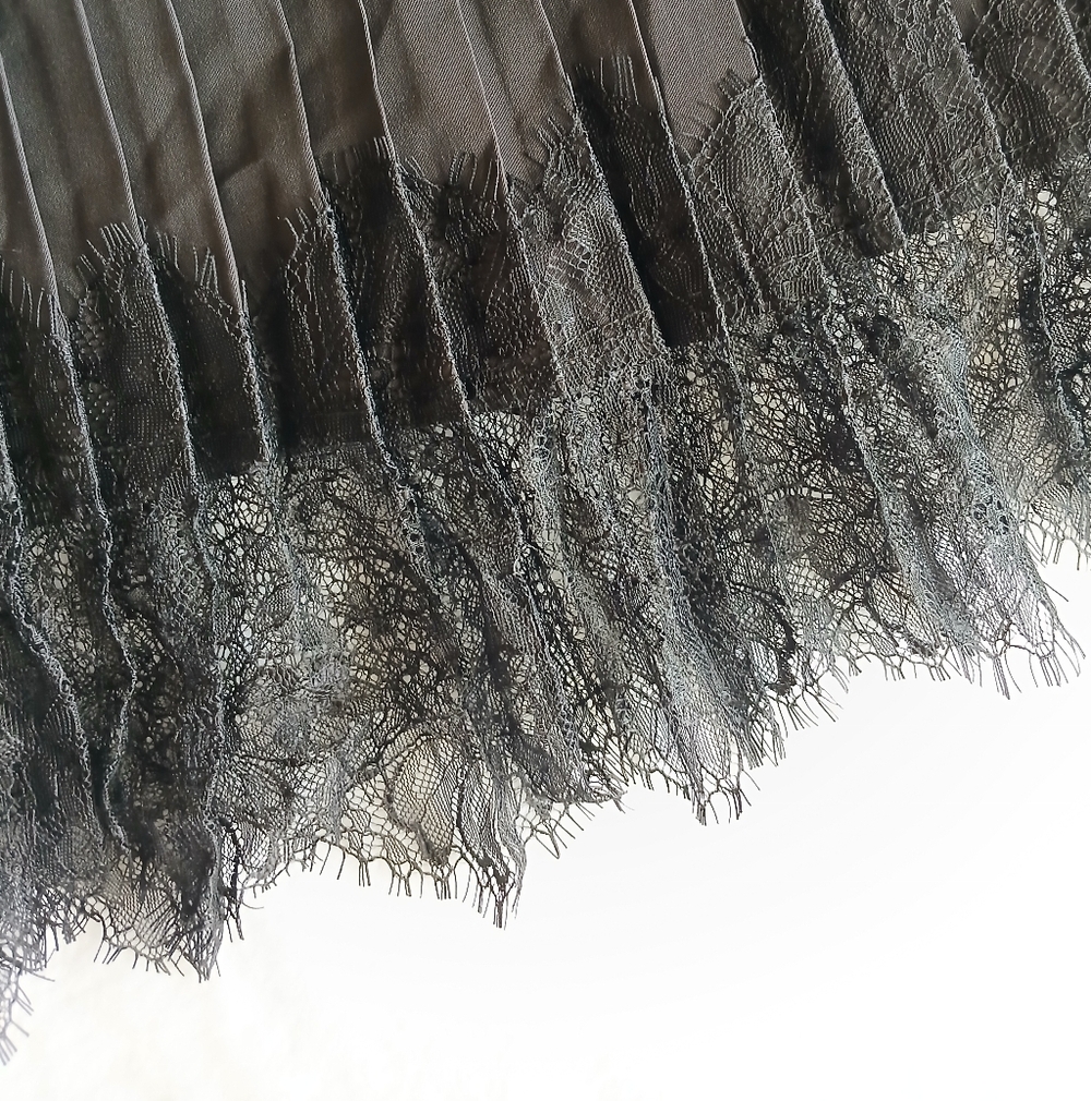 Lace Skirt Size XL - Picture 2 of 7